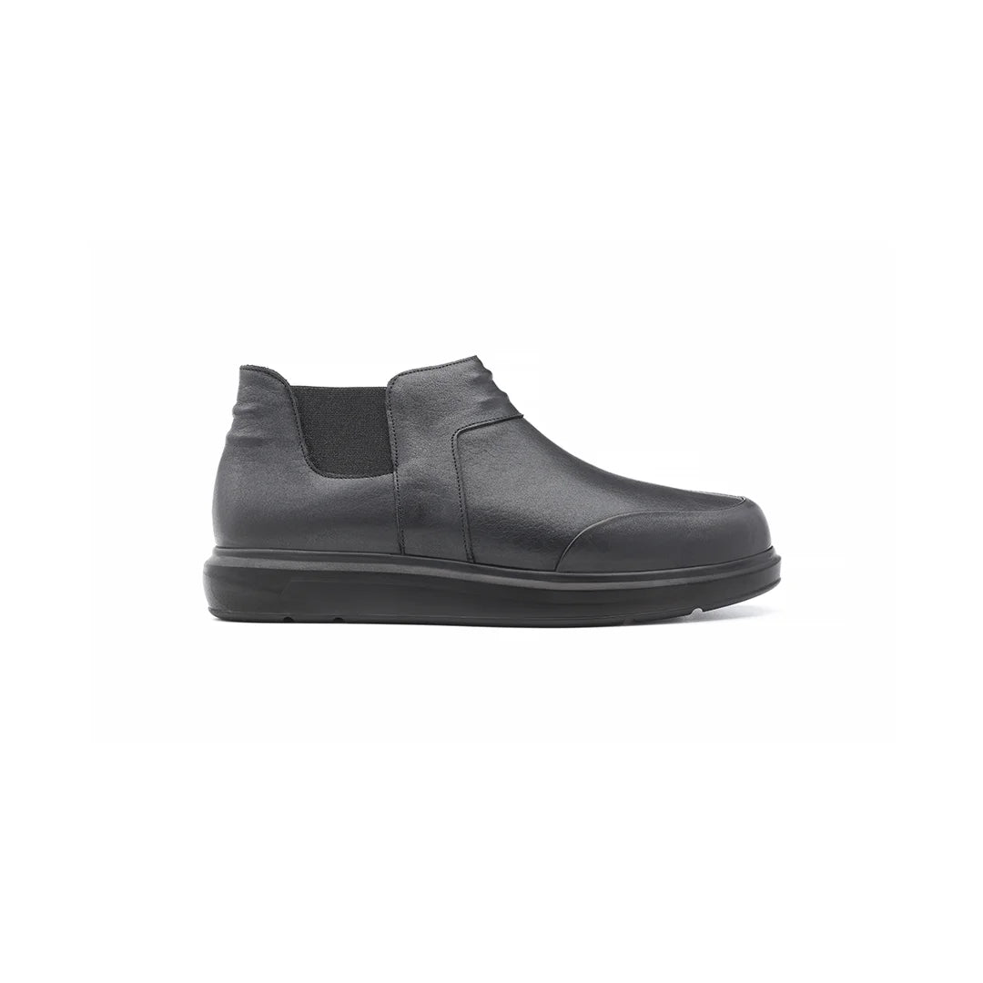 Men’s wide fit orthopedic ankle boots with cushioned sole and elastic side panels – Porter model.