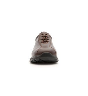 Brown 611-UNI lace-up shoe, front view.