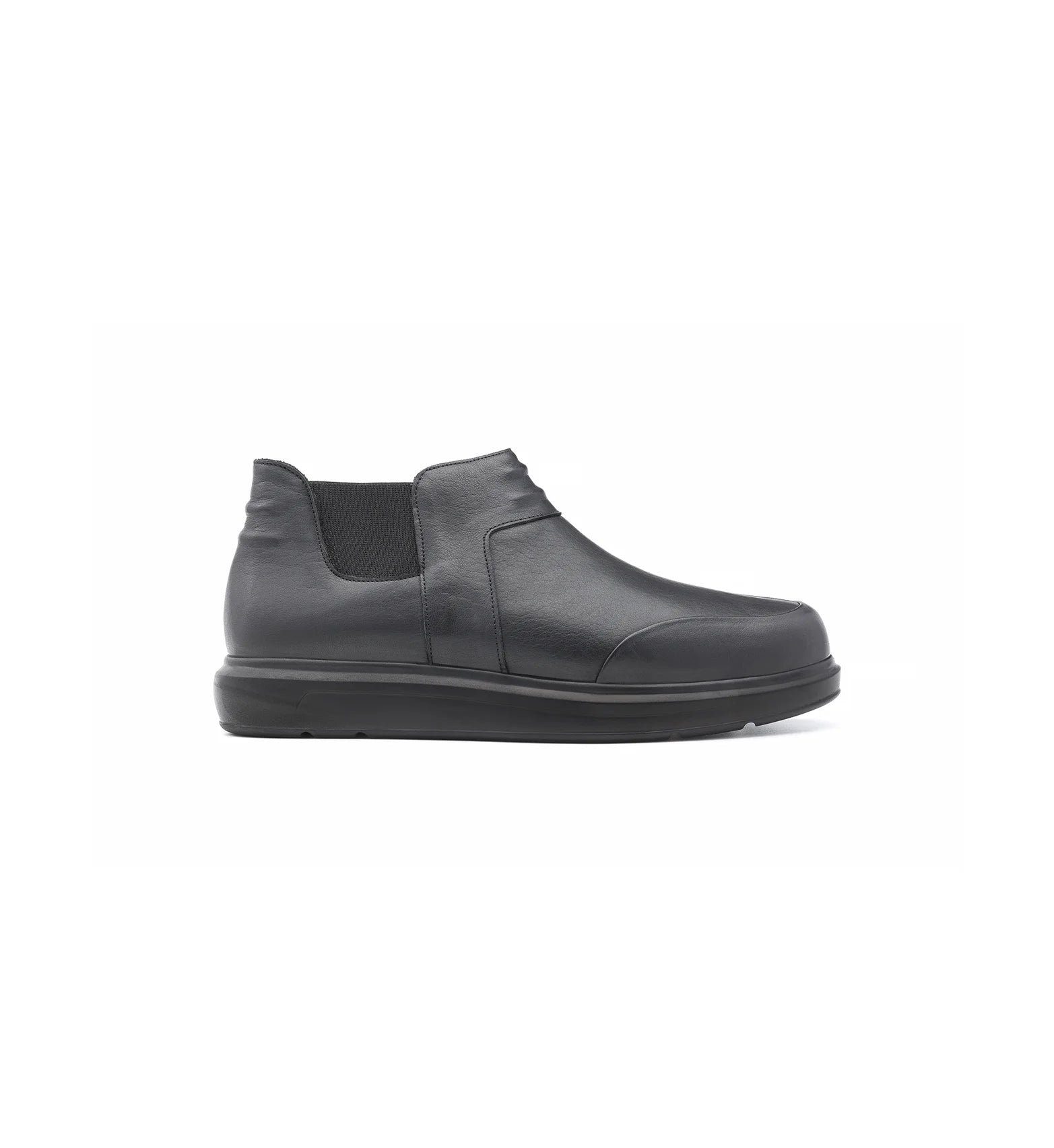 Men’s wide fit orthopedic ankle boots with cushioned sole and elastic side panels – chelsea model.