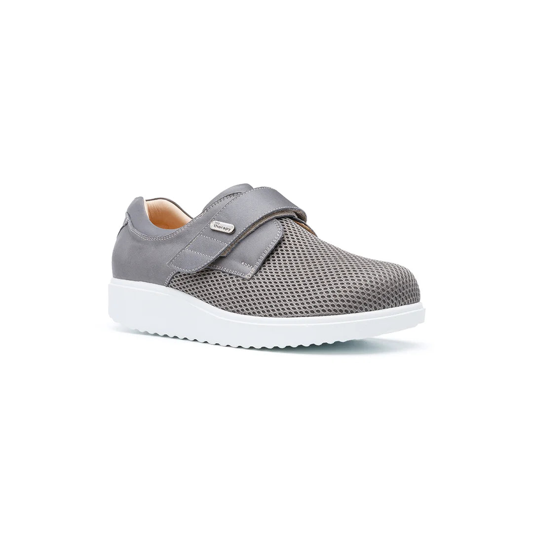 Extra-depth comfort shoes for men with hard-to-fit feet, ideal for foot conditions and swelling