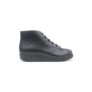 Men’s orthopedic diabetic lace-up leather boots with extra wide fit for comfort and support – Forge model.