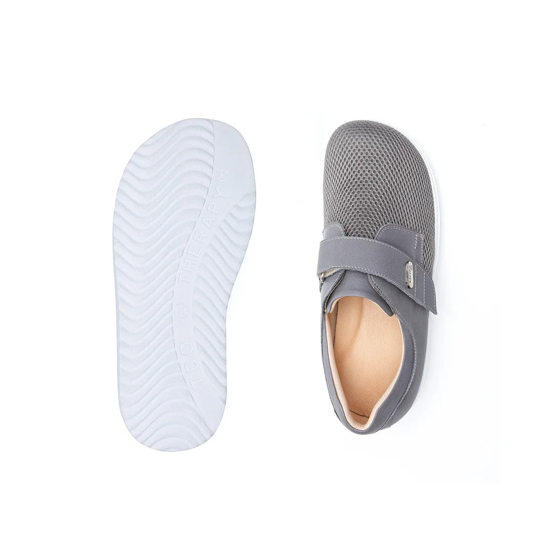 Leather and mesh orthopedic shoes for men with sensitive or diabetic feet
